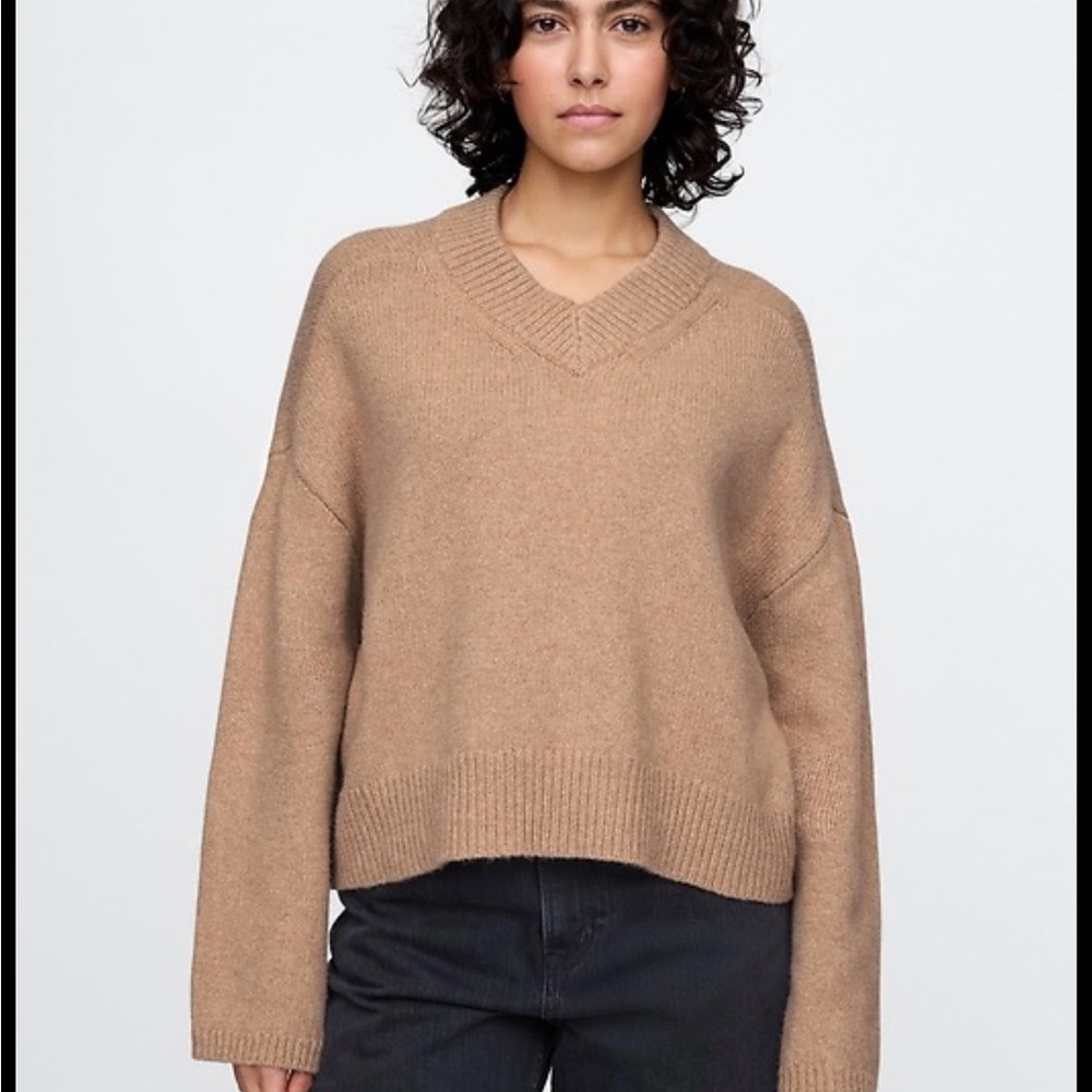 GAP |  Light Brown Cropped V-Neck Sweater - Boxy Fit | Women  | SZ MED